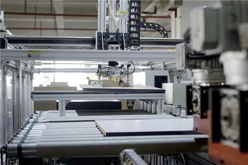 定制家具生產(chǎn)線與鐘表銷售的綜合布局策略